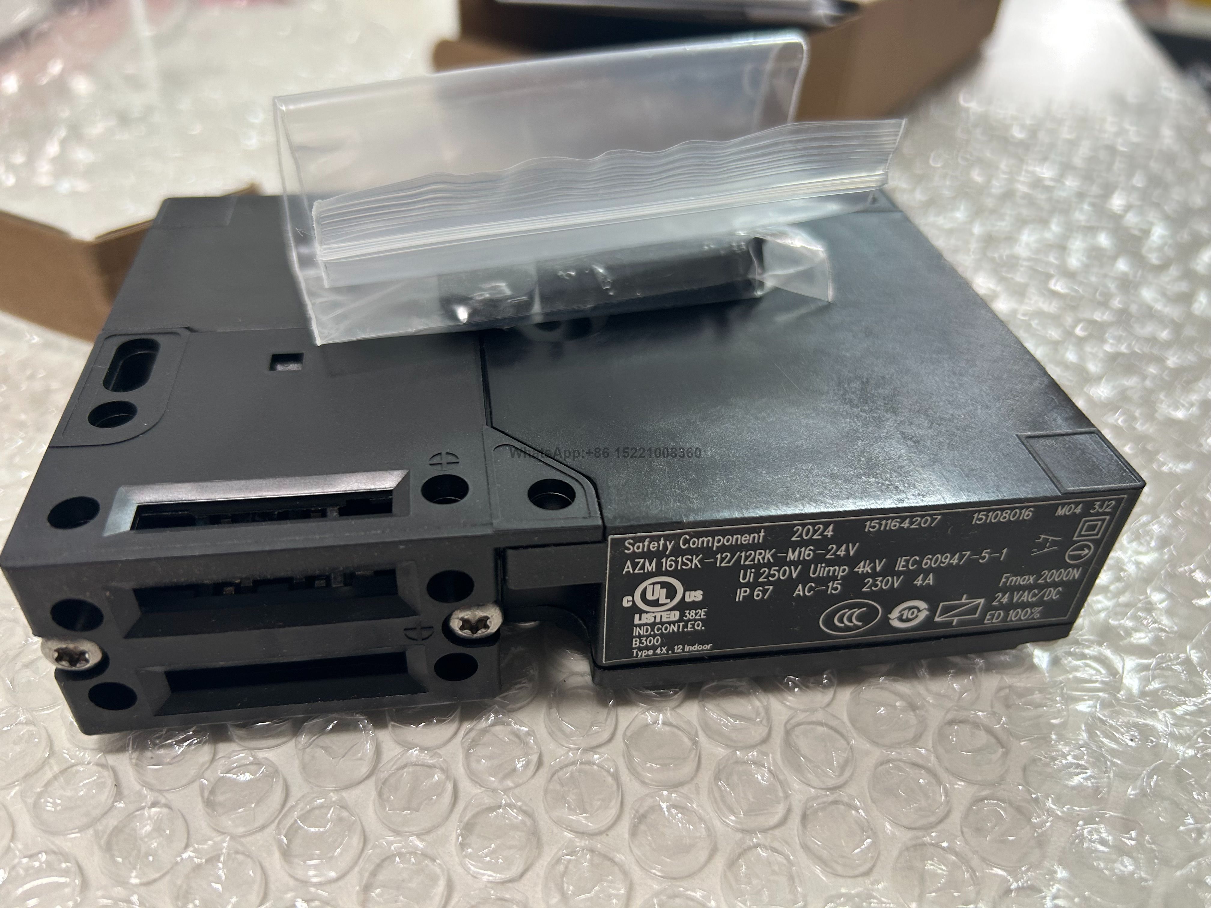  SCHMERSA Аварийный выключатель AZM 161SK-12/12RK-024 