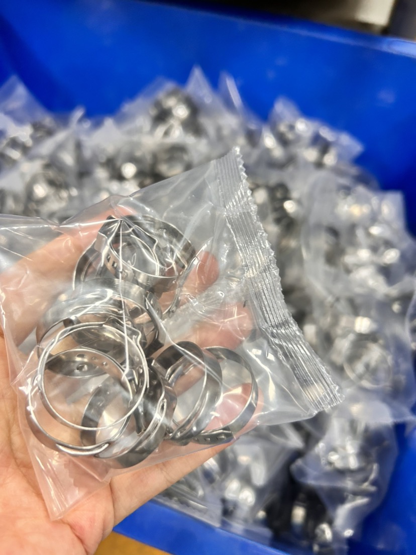 Хомут Ушковый Бесступенчатый 7.0-8.7мм W4 (5мм Ширина)