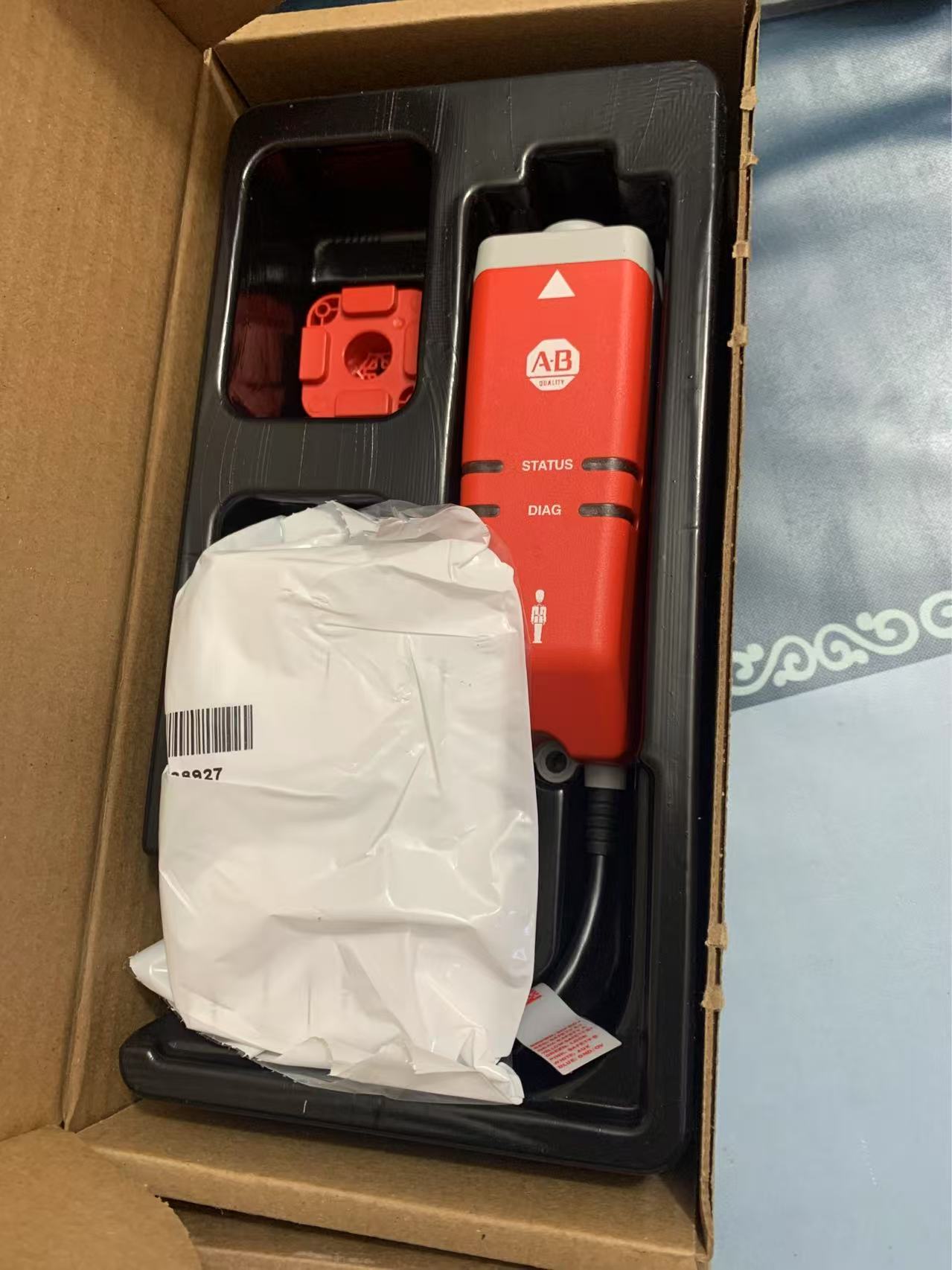 Аллен Брэдли (ABB) 440G-LZS21SPRH Guardmaster Guarding Switch